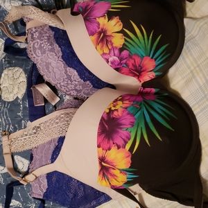 Lot of 3 Victoria secret bras size 38C